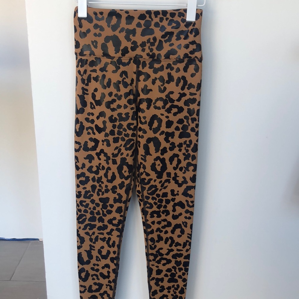 BeachRiot full length LEO legging in leopard print.